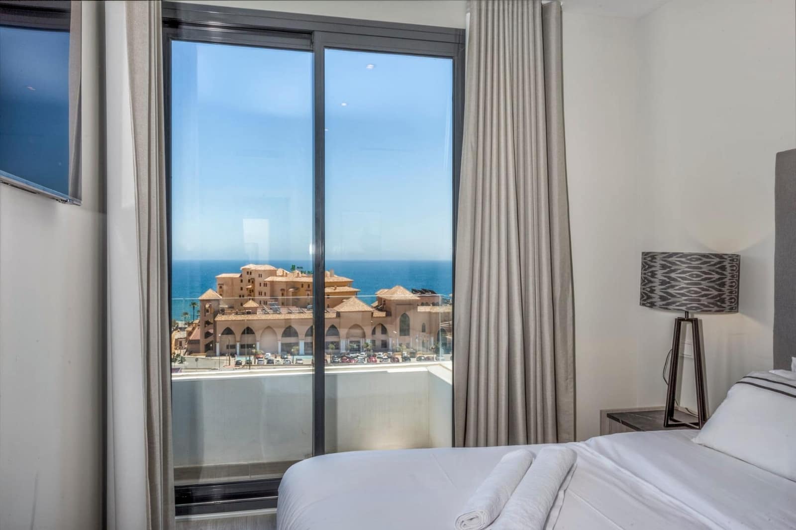 3 soveværelse Semi-Rækkehus til leje i Fuengirola med swimmingpool garage - € 4.400 (Ref: 9519056)