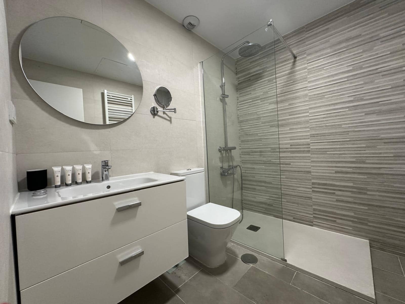 3 soveværelse Semi-Rækkehus til leje i Fuengirola med swimmingpool garage - € 4.400 (Ref: 9519056)