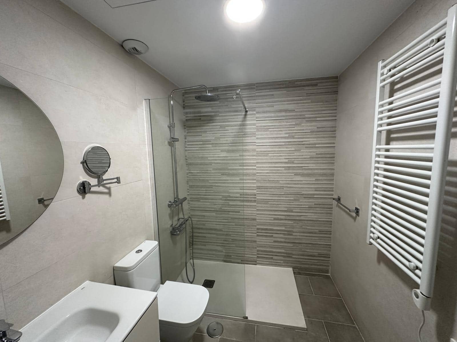 3 soveværelse Semi-Rækkehus til leje i Fuengirola med swimmingpool garage - € 4.400 (Ref: 9519056)