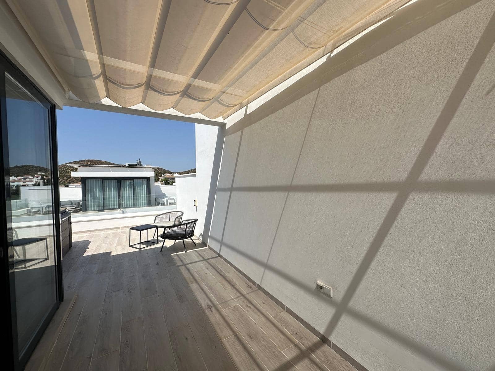 3 soveværelse Semi-Rækkehus til leje i Fuengirola med swimmingpool garage - € 4.400 (Ref: 9519056)