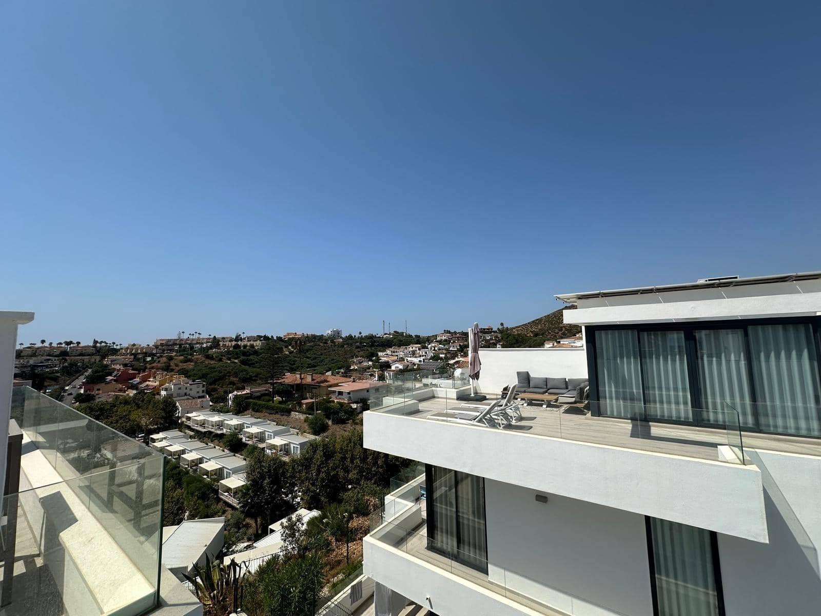 3 soveværelse Semi-Rækkehus til leje i Fuengirola med swimmingpool garage - € 4.400 (Ref: 9519056)