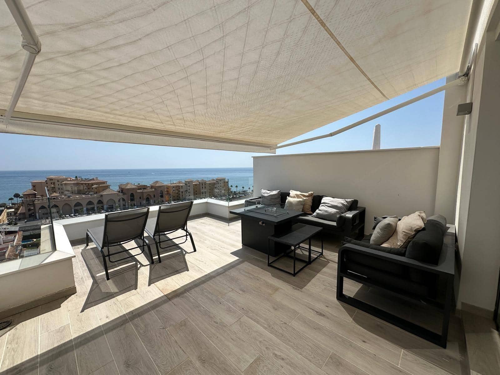 3 soveværelse Semi-Rækkehus til leje i Fuengirola med swimmingpool garage - € 4.400 (Ref: 9519056)