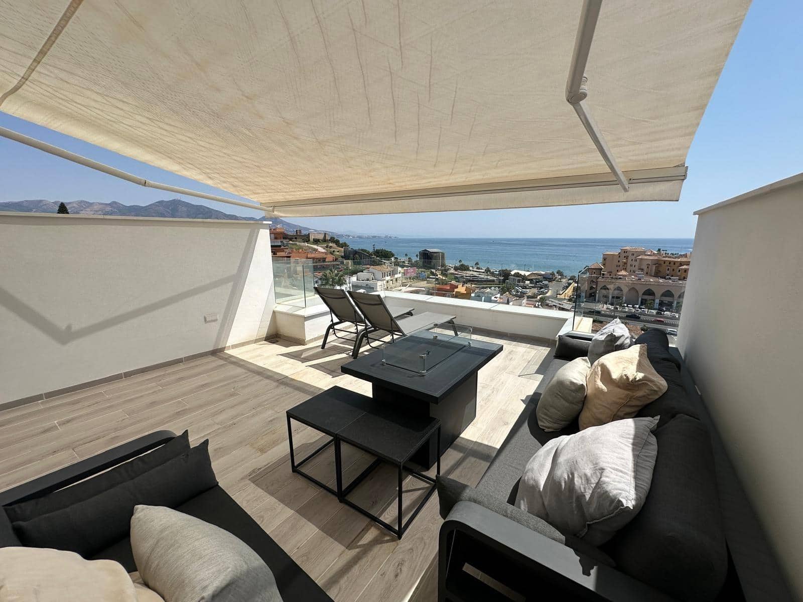 3 soveværelse Semi-Rækkehus til leje i Fuengirola med swimmingpool garage - € 4.400 (Ref: 9519056)