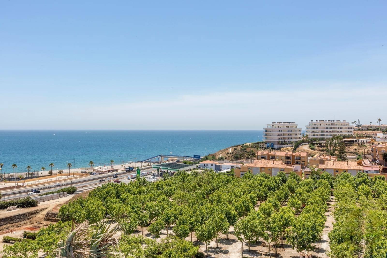 3 soveværelse Semi-Rækkehus til leje i Fuengirola med swimmingpool garage - € 4.400 (Ref: 9519056)