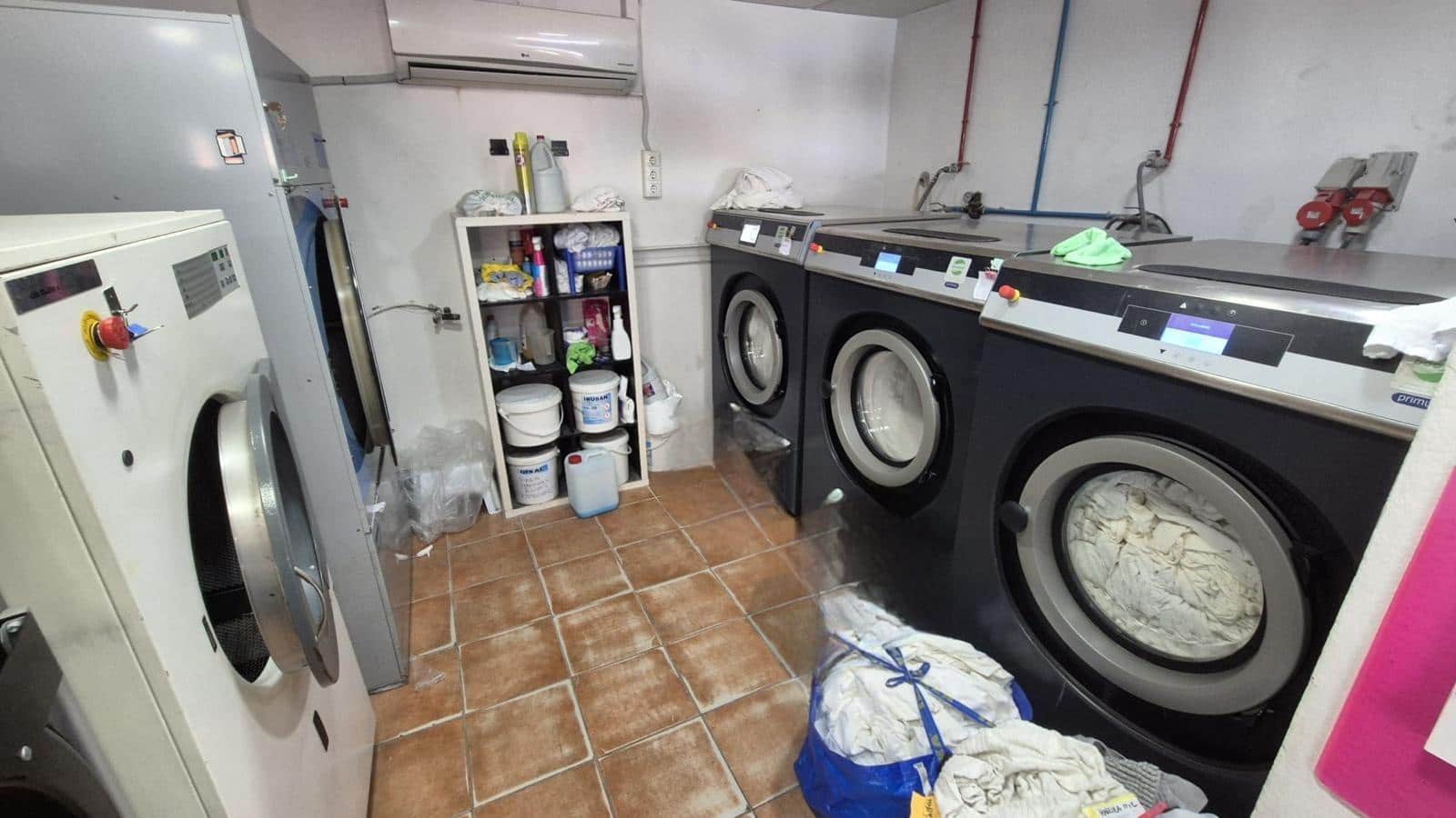 Komercyjne na sprzedaż w Benalmadena - 230 000 € (Ref: 9548377)