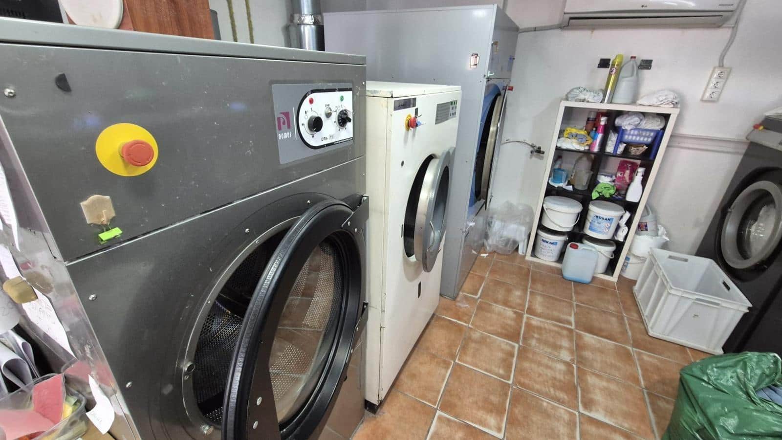 Komercyjne na sprzedaż w Benalmadena - 230 000 € (Ref: 9548377)