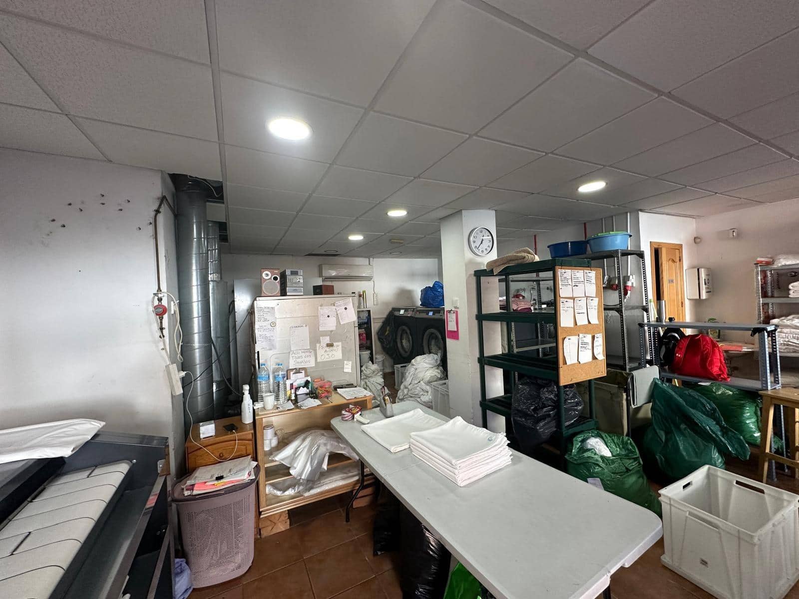 Komercyjne na sprzedaż w Benalmadena - 230 000 € (Ref: 9548377)