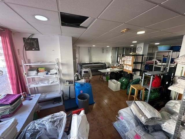 Commerciale in vendita in Benalmádena pueblo, Benalmádena - 230.000 € (Rif: 9548377)