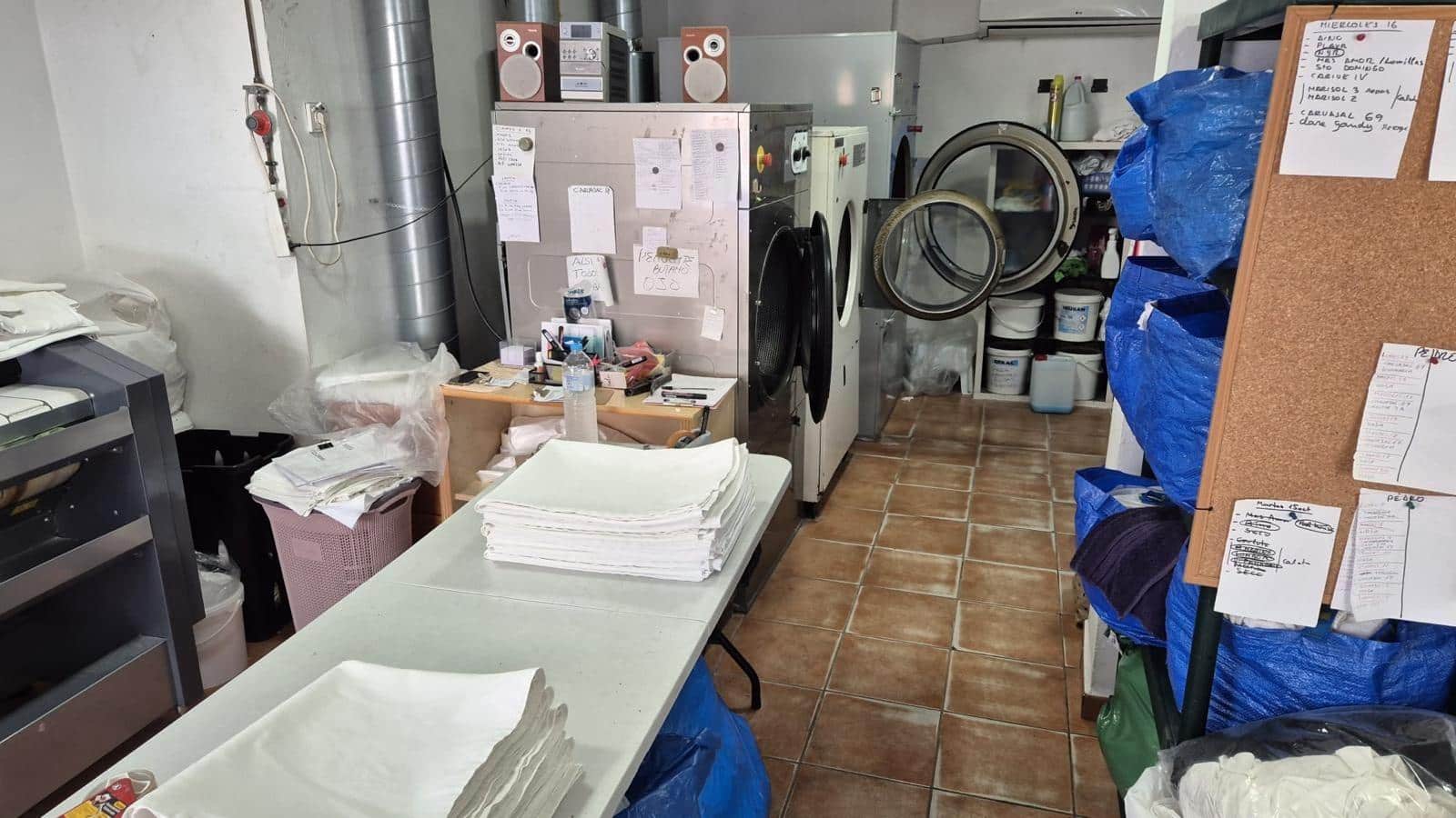 Komercyjne na sprzedaż w Benalmadena - 230 000 € (Ref: 9548377)