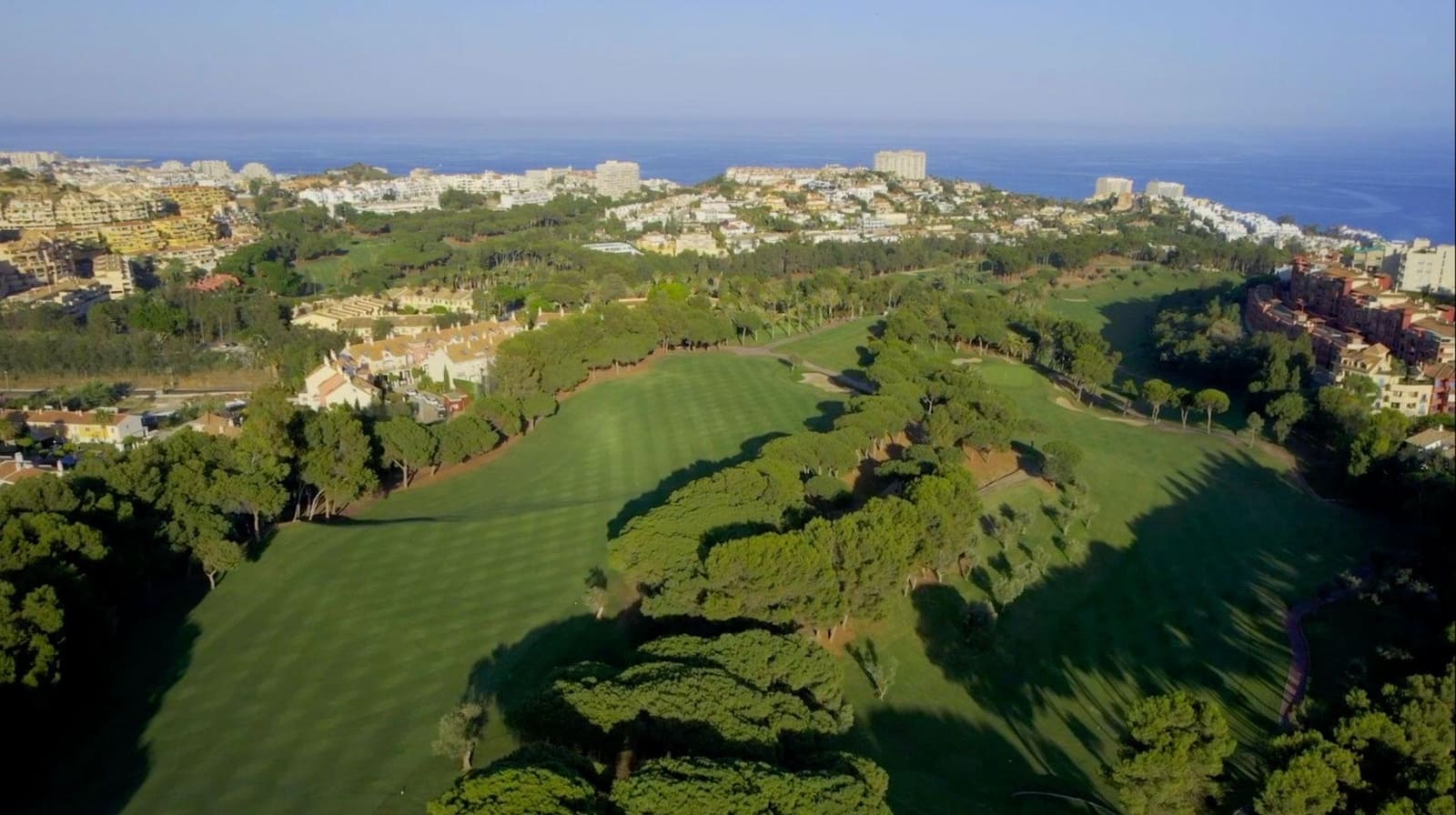 2 soveværelse Lejlighed til salg i Torrequebrada med swimmingpool garage - € 430.000 (Ref: 9548378)