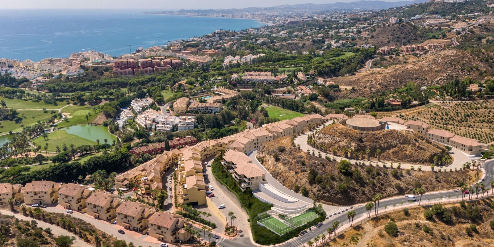 2 soveværelse Lejlighed til salg i Torrequebrada med swimmingpool garage - € 430.000 (Ref: 9548378)