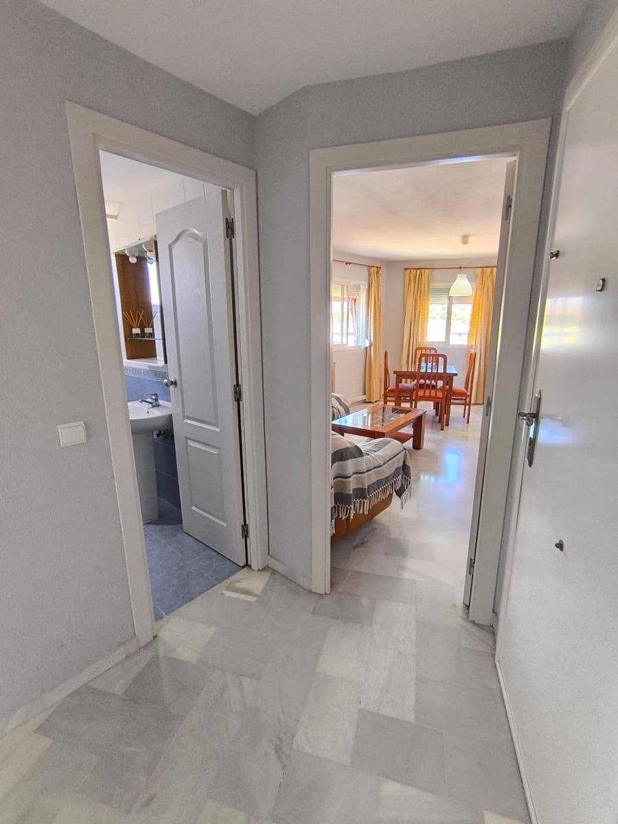 1 soverom Leilighet til salgs i Mijas med svømmebasseng garasje - € 215 000 (Ref: 9561938)