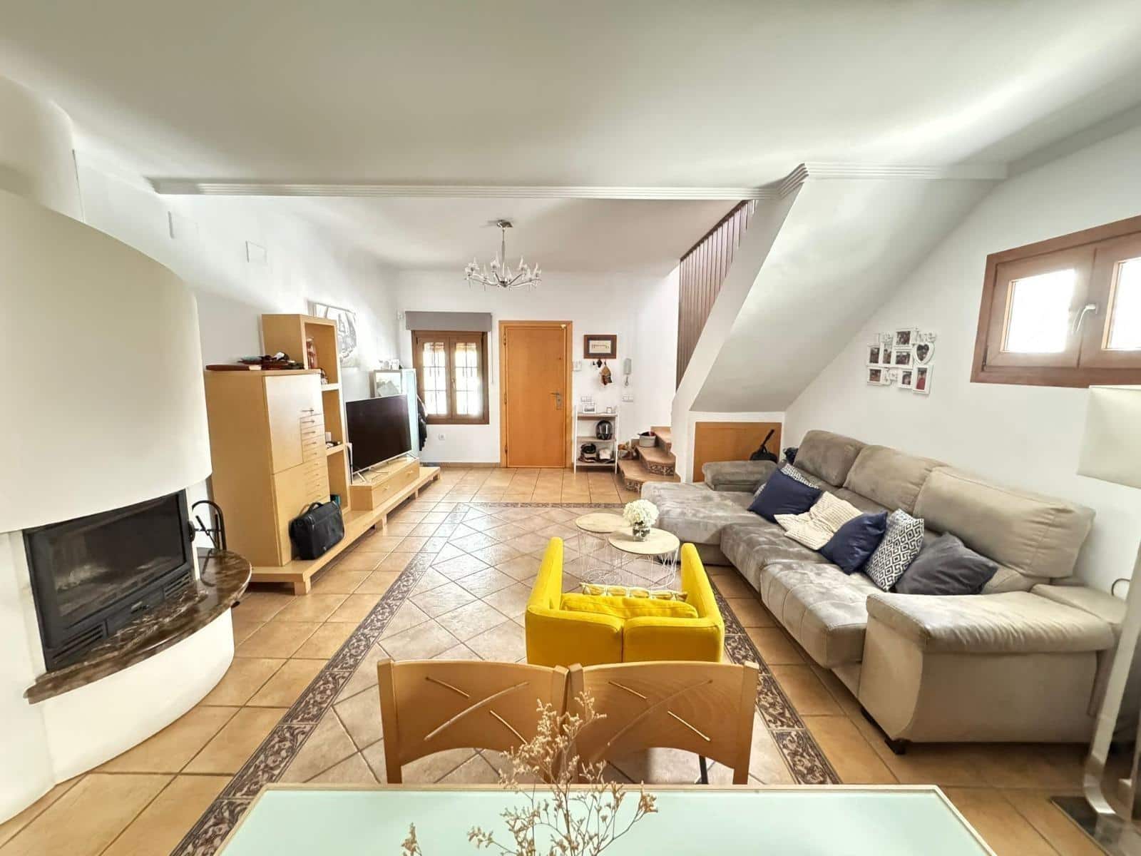 4 soveværelse Rækkehus til salg i Fuengirola med swimmingpool - € 690.000 (Ref: 9568813)