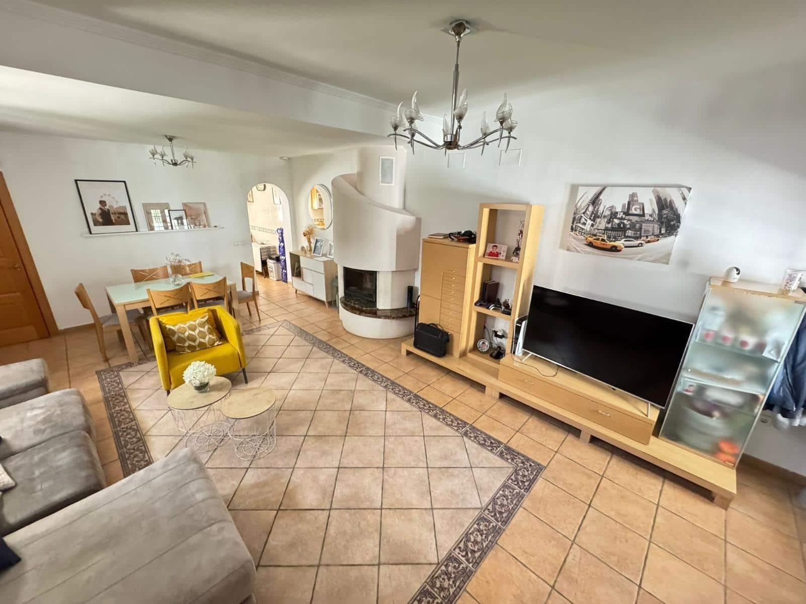 4 soveværelse Rækkehus til salg i Fuengirola med swimmingpool - € 690.000 (Ref: 9568813)