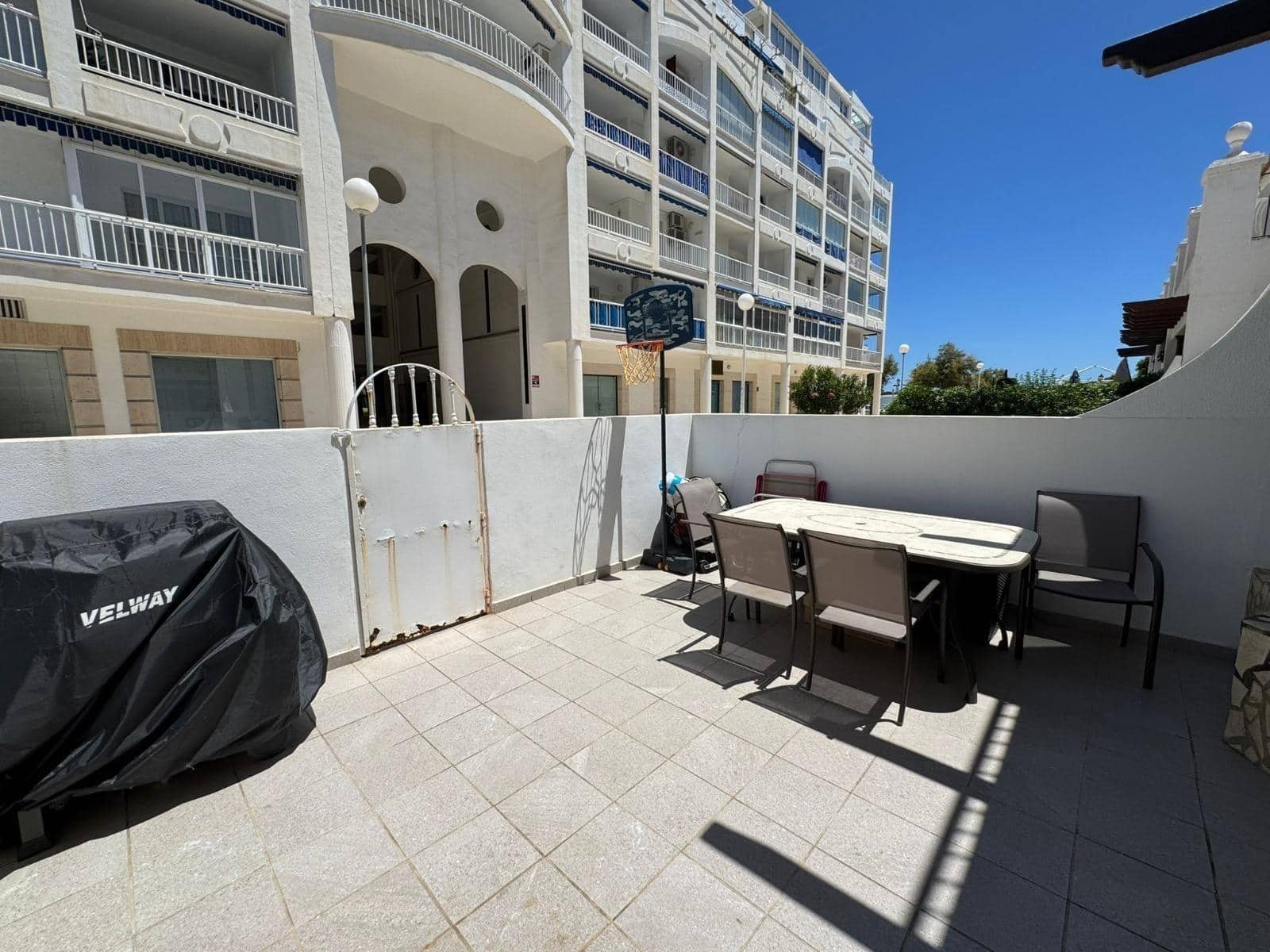 4 soveværelse Rækkehus til salg i Fuengirola med swimmingpool - € 690.000 (Ref: 9568813)