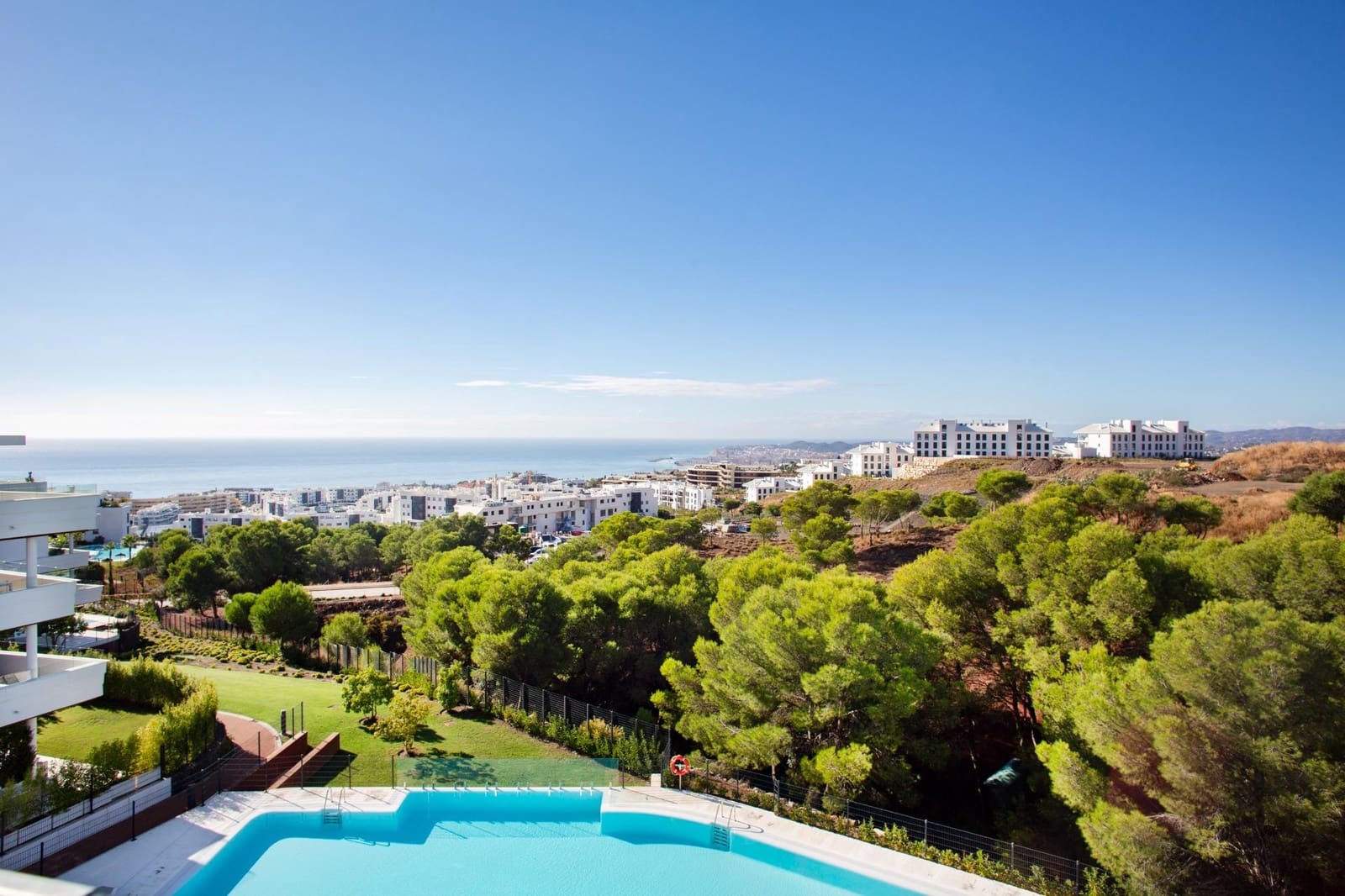 2 sovrum Takvåning till salu i Fuengirola med pool garage - 850 000 € (Ref: 9583025)