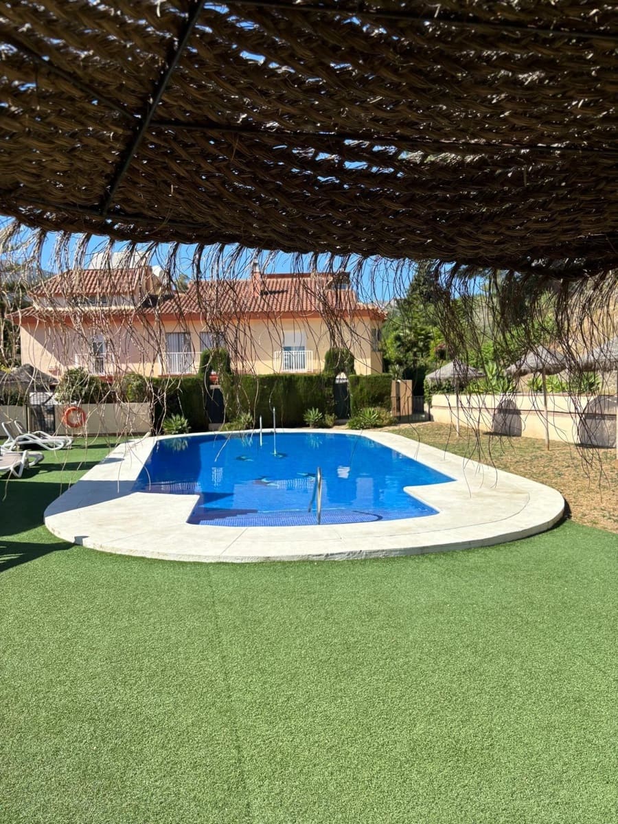 3 sovrum Semi-fristående Villa till salu i Mijas med pool garage - 495 000 € (Ref: 9599650)