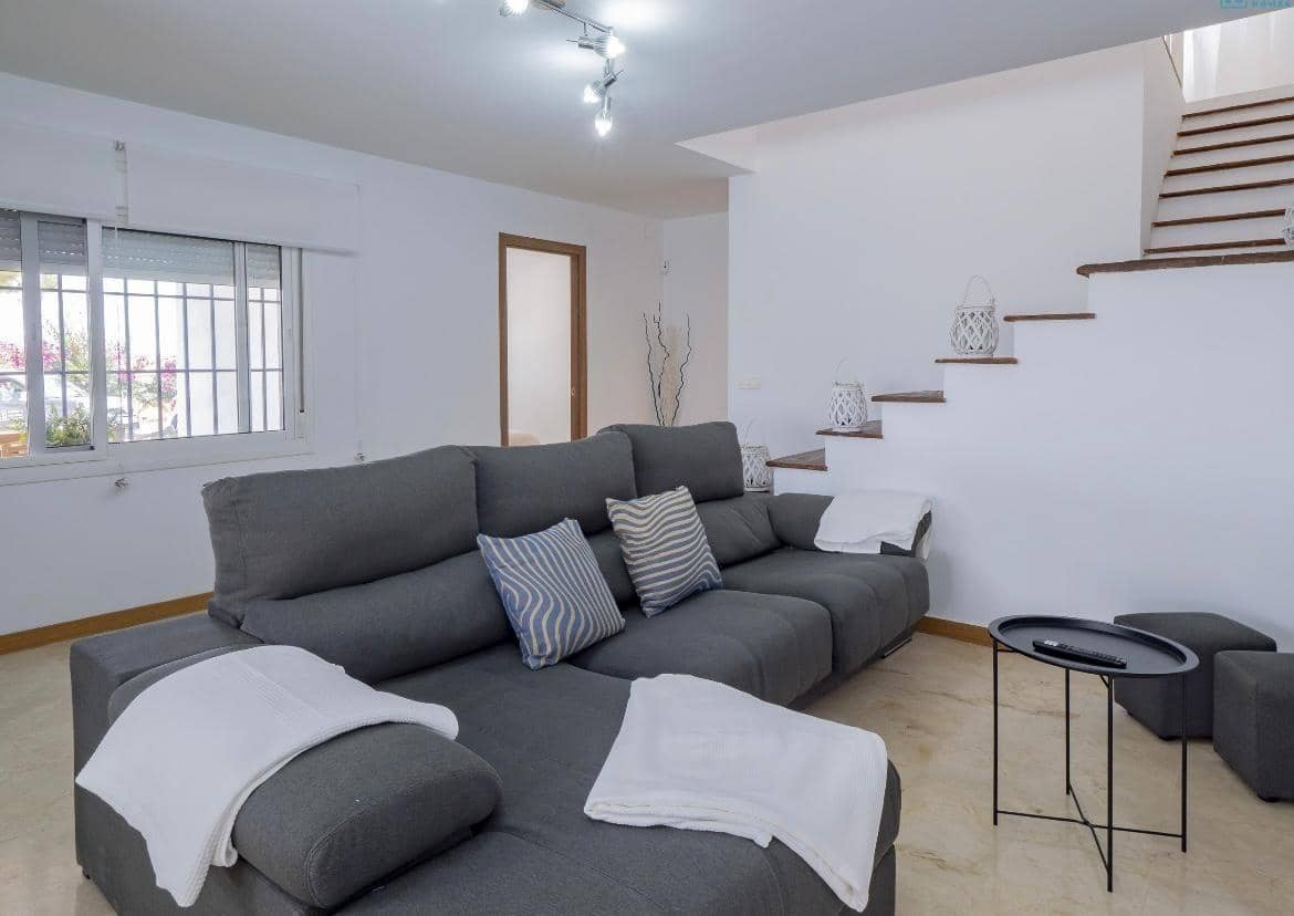 4 sypialnia Willa do wynajęcia w Cartama z basenem garażem - 3 000 € (Ref: 9611660)