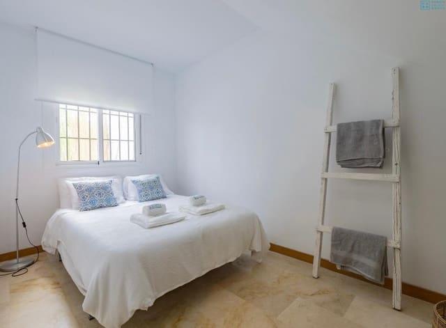 4 sypialnia Willa do wynajęcia w Cártama z basenem garażem - 3 000 € (Ref: 9611660)