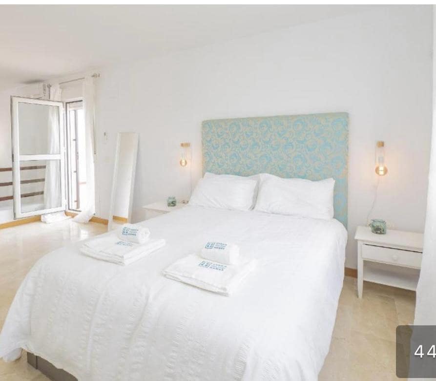 4 sypialnia Willa do wynajęcia w Cartama z basenem garażem - 3 000 € (Ref: 9611660)