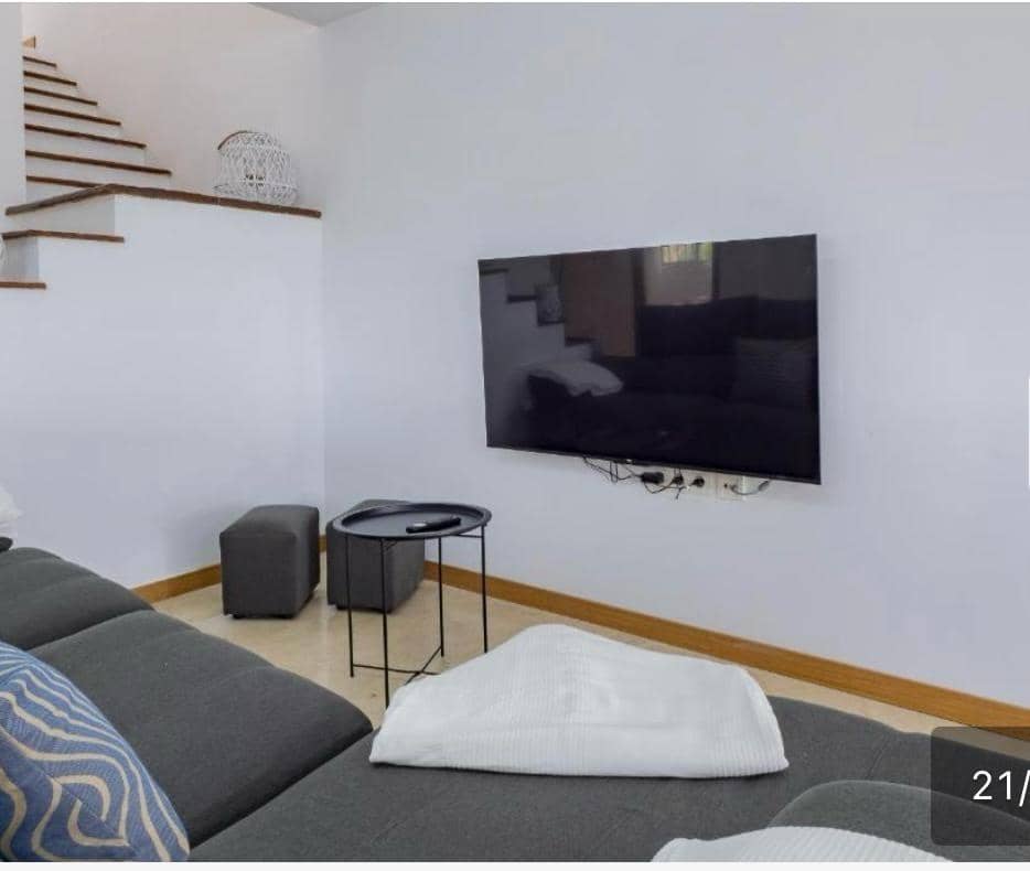 4 sypialnia Willa do wynajęcia w Cartama z basenem garażem - 3 000 € (Ref: 9611660)