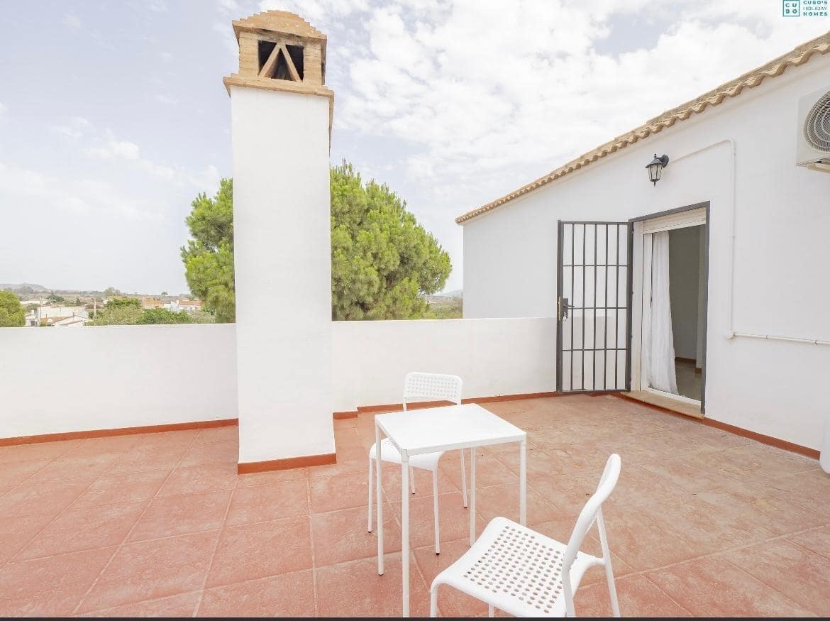 4 sypialnia Willa do wynajęcia w Cartama z basenem garażem - 3 000 € (Ref: 9611660)