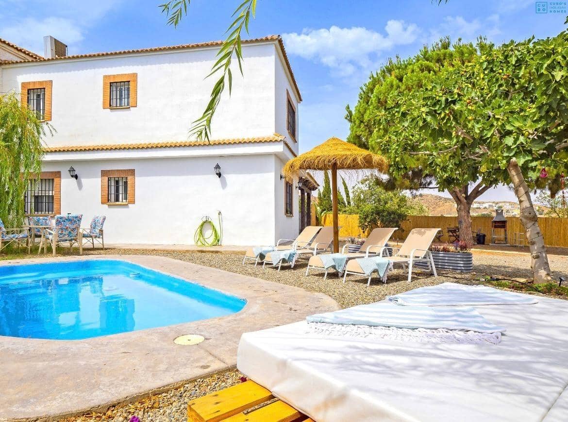 4 sypialnia Willa do wynajęcia w Cartama z basenem garażem - 3 000 € (Ref: 9611660)