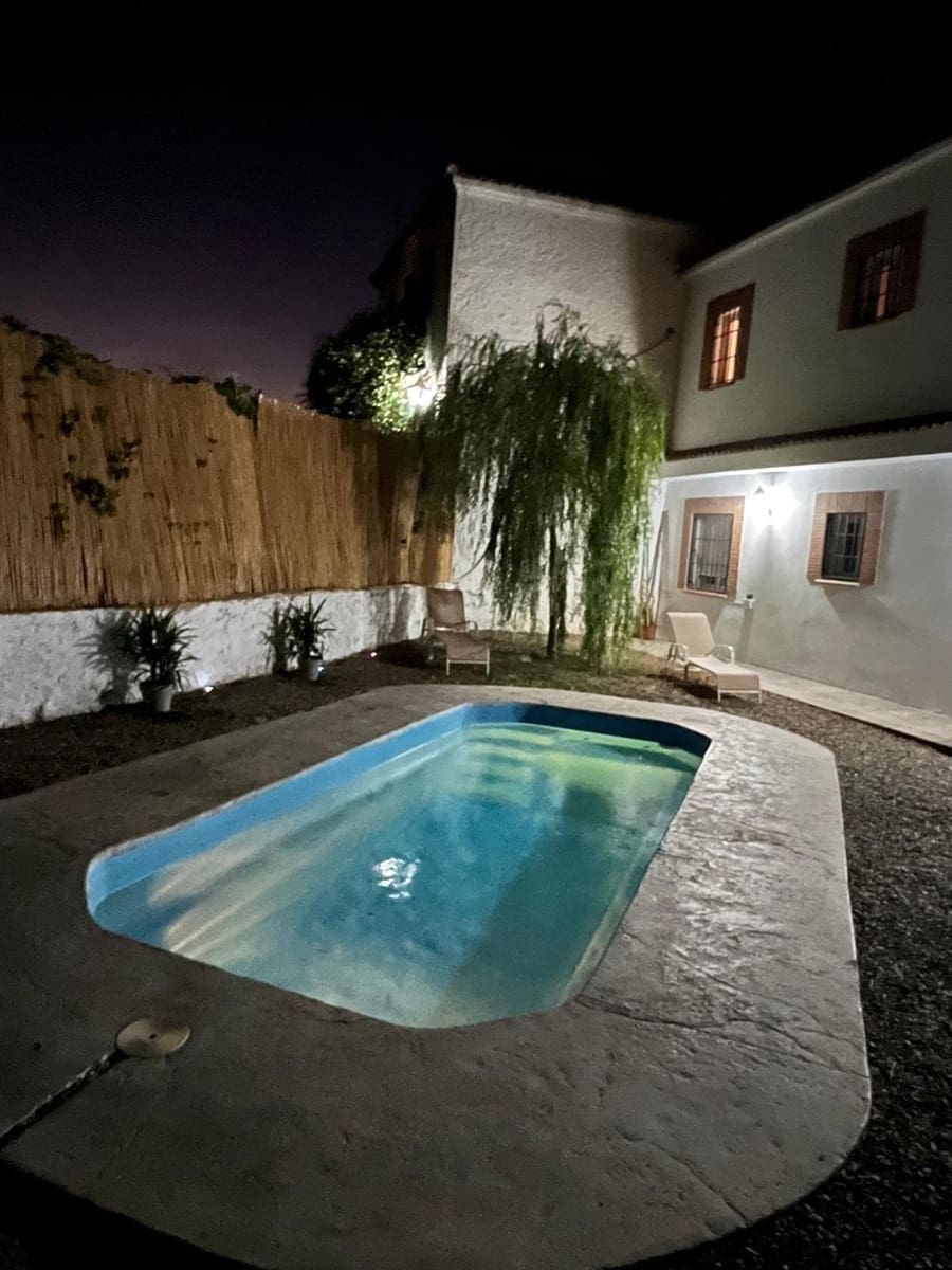 4 sypialnia Willa do wynajęcia w Cartama z basenem garażem - 3 000 € (Ref: 9611660)