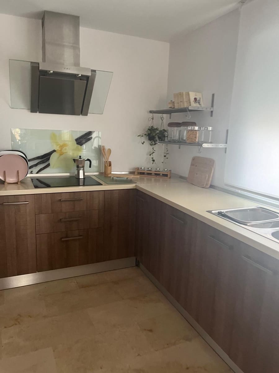 4 sypialnia Willa do wynajęcia w Cartama z basenem garażem - 3 000 € (Ref: 9611660)