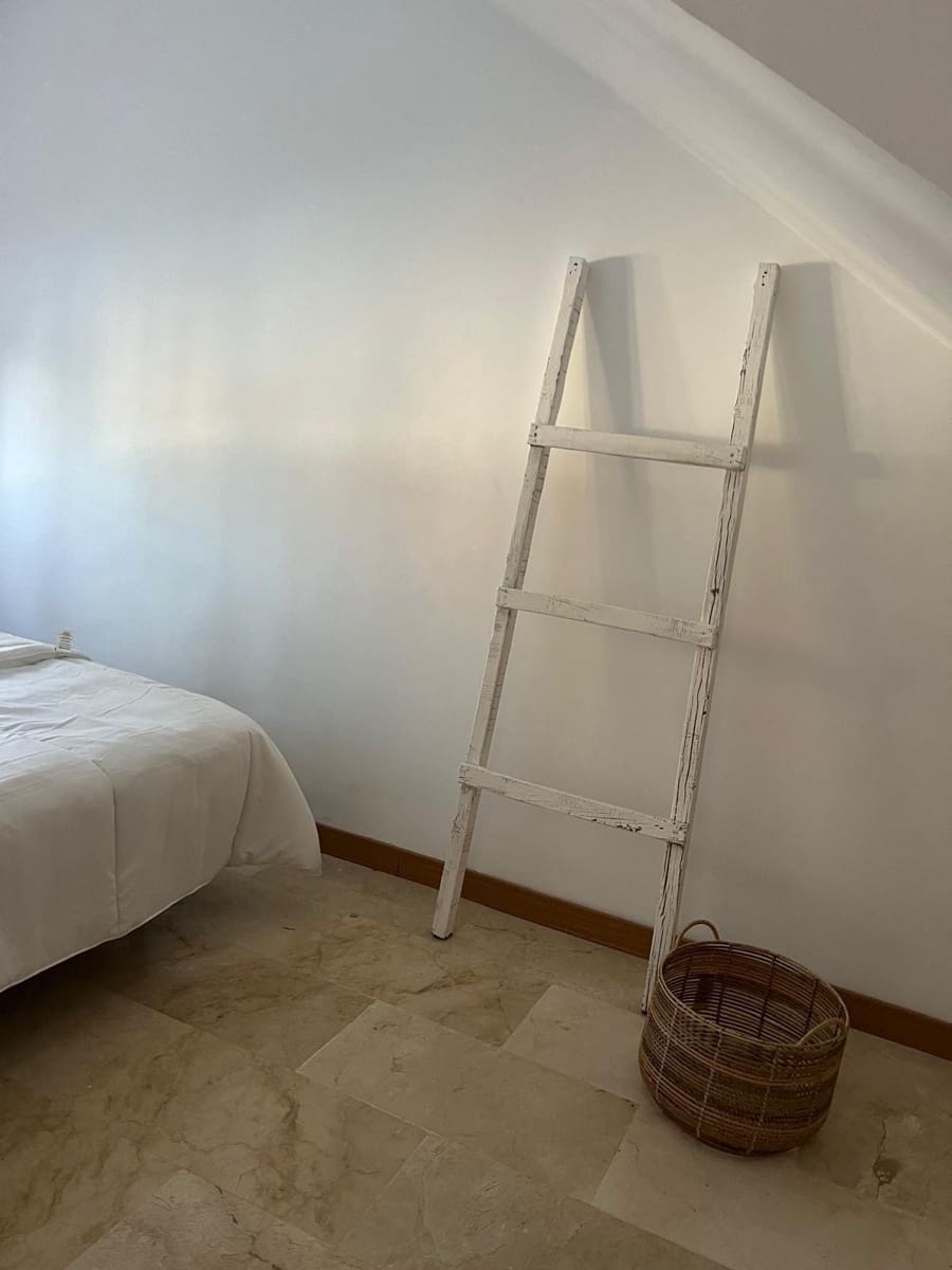 4 sypialnia Willa do wynajęcia w Cartama z basenem garażem - 3 000 € (Ref: 9611660)