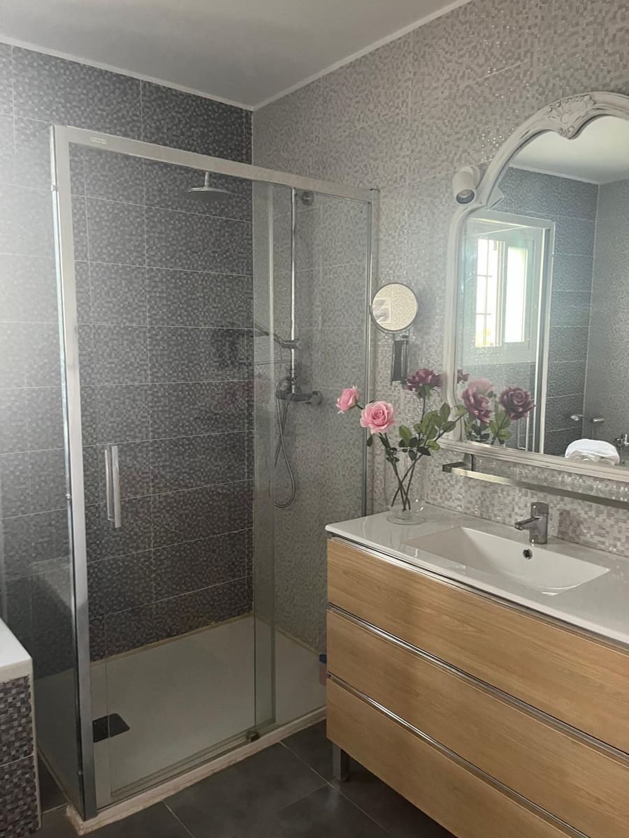 4 sypialnia Willa do wynajęcia w Cartama z basenem garażem - 3 000 € (Ref: 9611660)