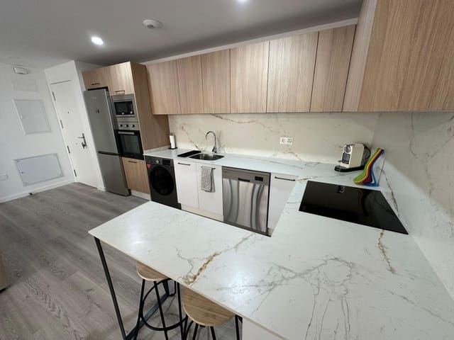 Piso de 2 habitaciones en Arroyo de la Miel, Benalmádena en venta con piscina garaje - 309.000 € (Ref: 9611661)