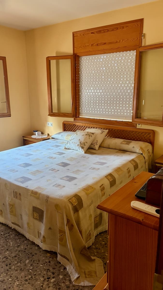 3 bedroom Villa for sale in Roquetes with pool - € 265,000 (Ref: 10136354)