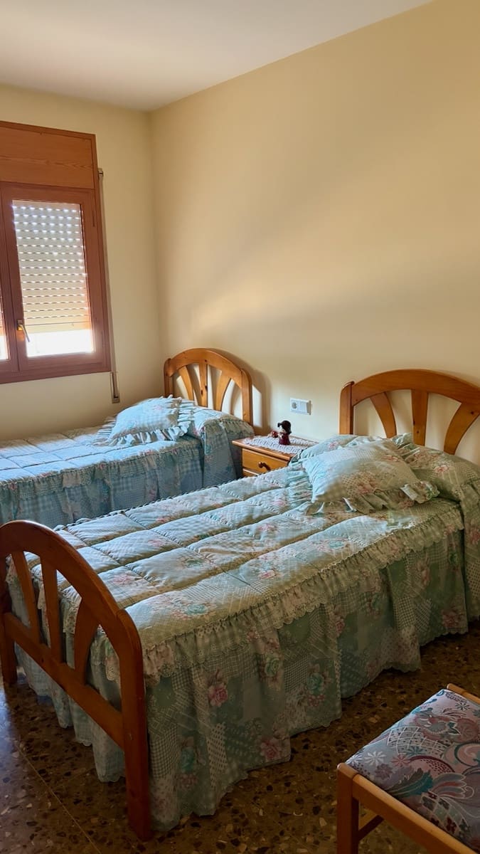 3 bedroom Villa for sale in Roquetes with pool - € 265,000 (Ref: 10136354)