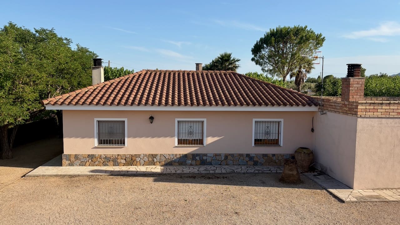 3 bedroom Villa for sale in Roquetes with pool - € 265,000 (Ref: 10136354)
