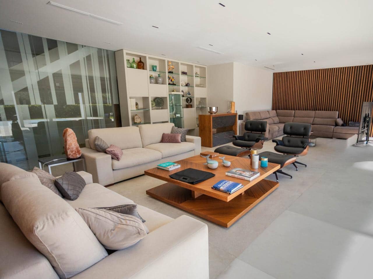 3 bedroom Townhouse for sale in Tortosa with pool garage - € 2,400,000 (Ref: 10140480)