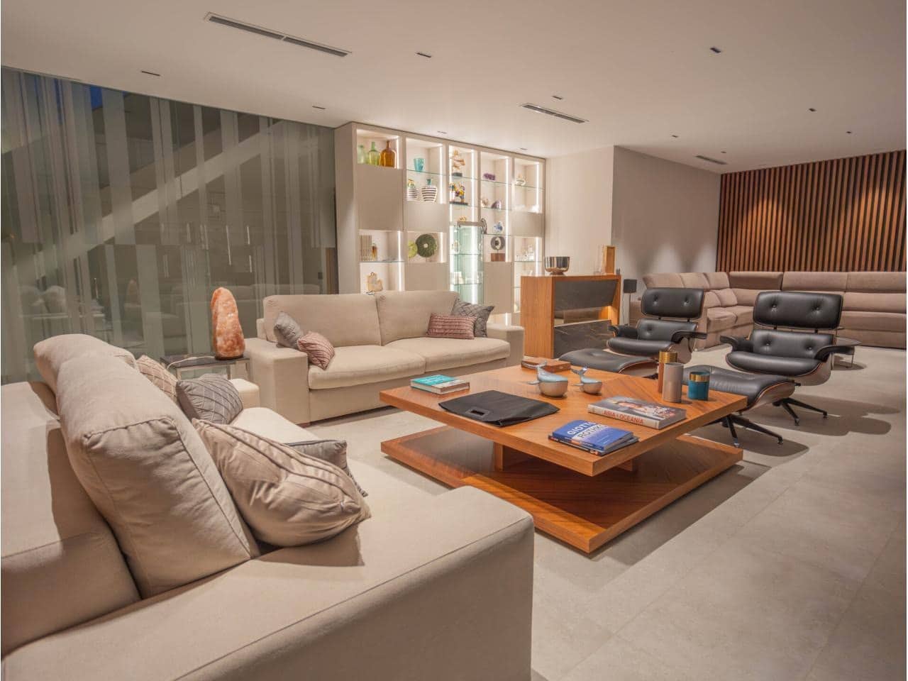 3 bedroom Townhouse for sale in Tortosa with pool garage - € 2,400,000 (Ref: 10140480)