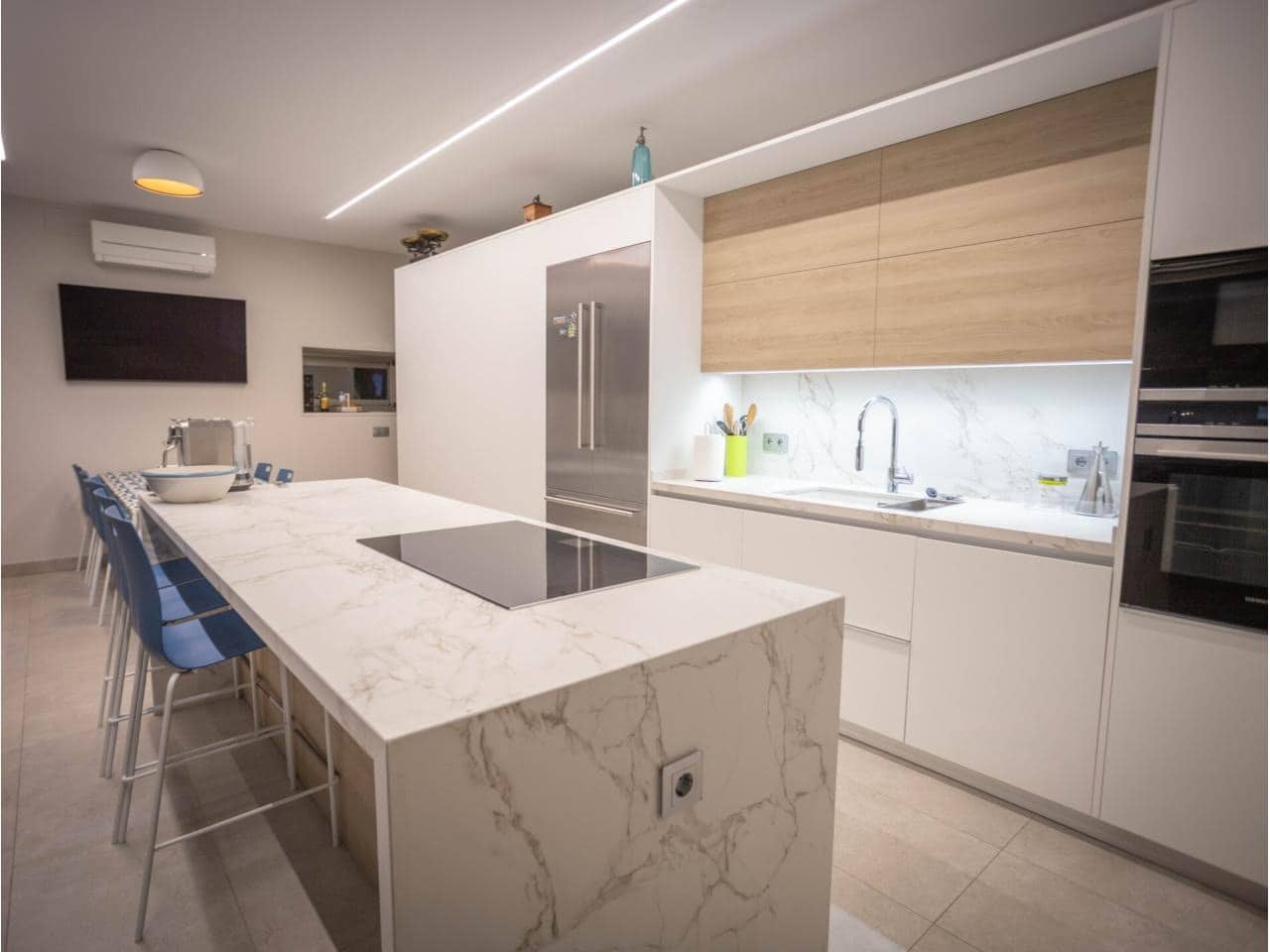 3 bedroom Townhouse for sale in Tortosa with pool garage - € 2,400,000 (Ref: 10140480)