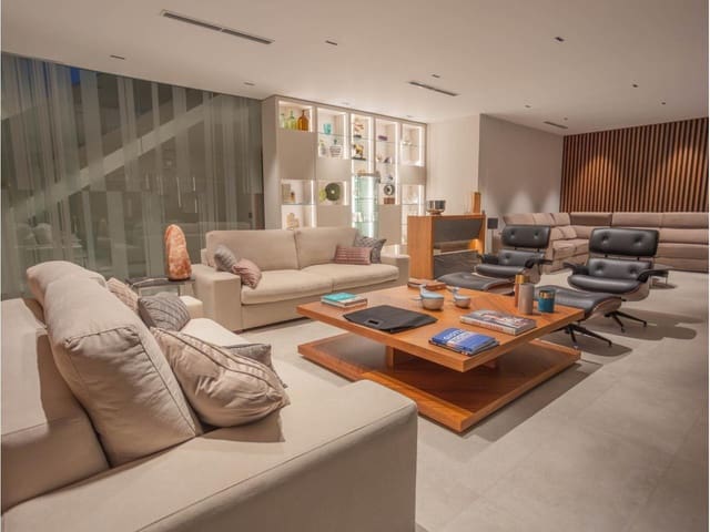 3 chambre Maison de Ville à vendre à Tortosa avec piscine garage - 2 400 000 € (Ref: 10140480)