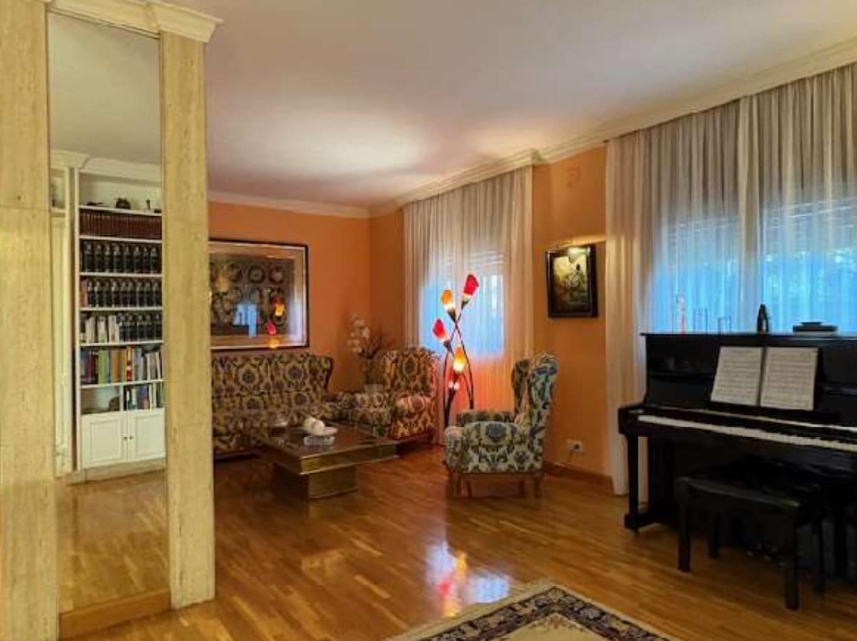 4 quarto Casa em Banda para venda em Tortosa com piscina garagem - 1 500 000 € (Ref: 10140494)