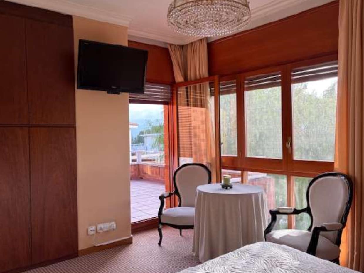 4 quarto Casa em Banda para venda em Tortosa com piscina garagem - 1 500 000 € (Ref: 10140494)