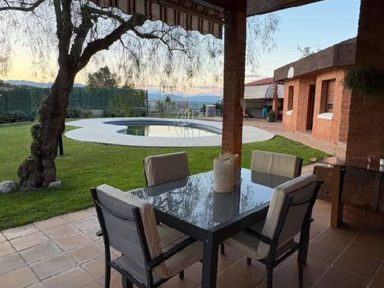 4 quarto Casa em Banda para venda em Tortosa com piscina garagem - 1 500 000 € (Ref: 10140494)