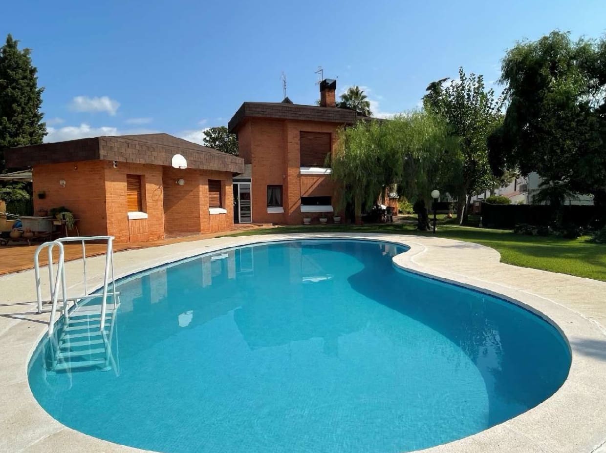 4 quarto Casa em Banda para venda em Tortosa com piscina garagem - 1 500 000 € (Ref: 10140494)