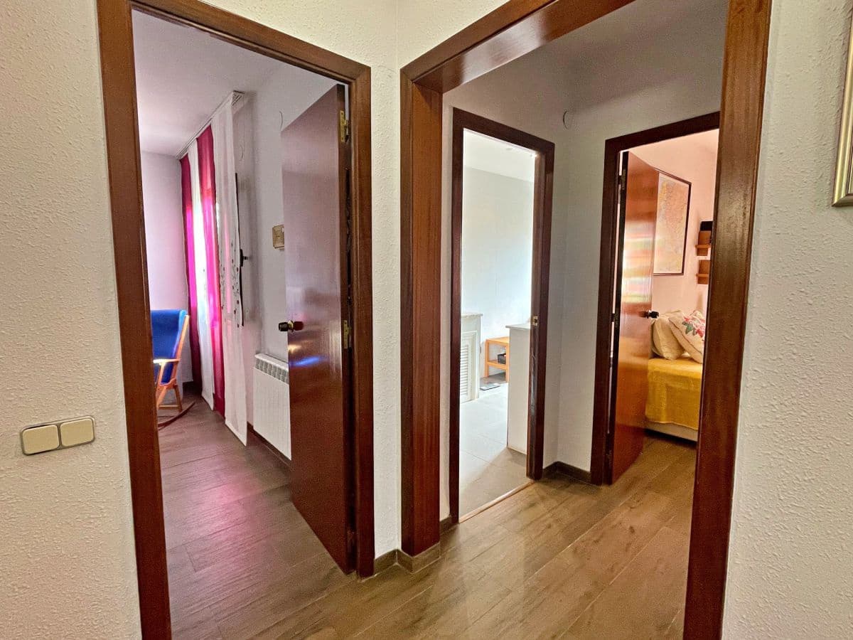 3 bedroom Villa for sale in Tortosa with garage - € 300,000 (Ref: 9445503)