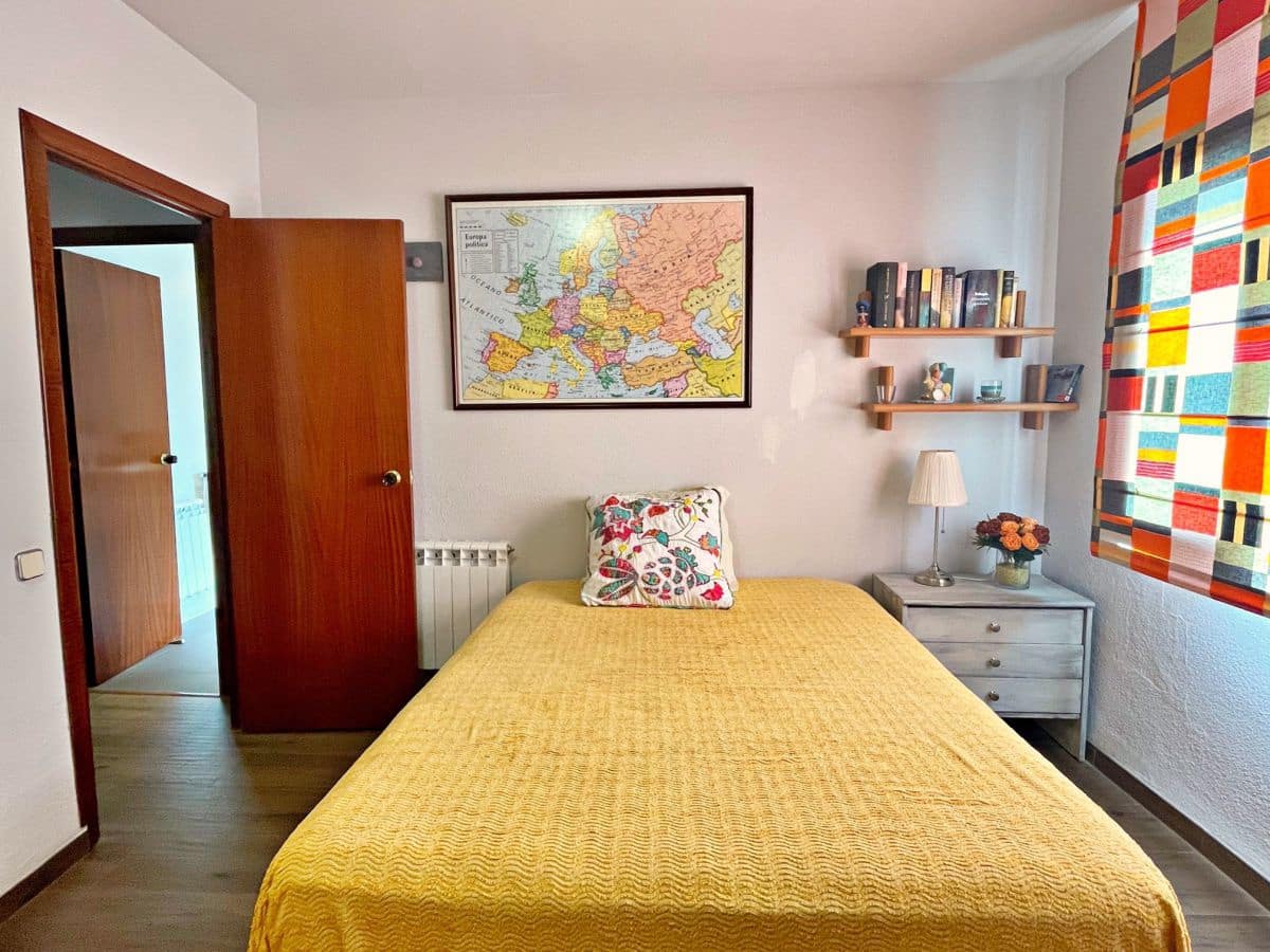 3 bedroom Villa for sale in Tortosa with garage - € 300,000 (Ref: 9445503)