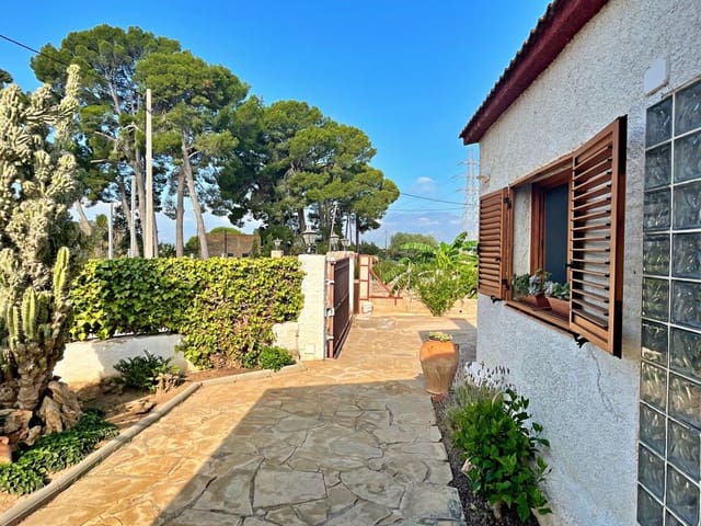 3 bedroom Villa for sale in Tortosa with garage - € 300,000 (Ref: 9445503)