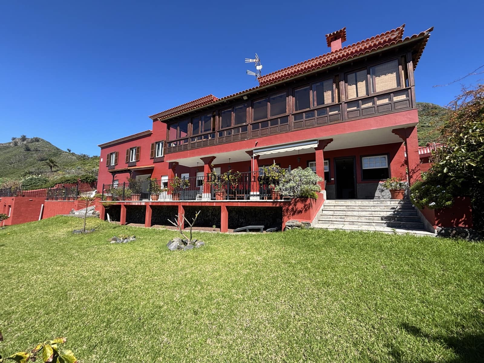 7 bedroom Townhouse for sale in Tegueste with garage - € 895,000 (Ref: 9450189)