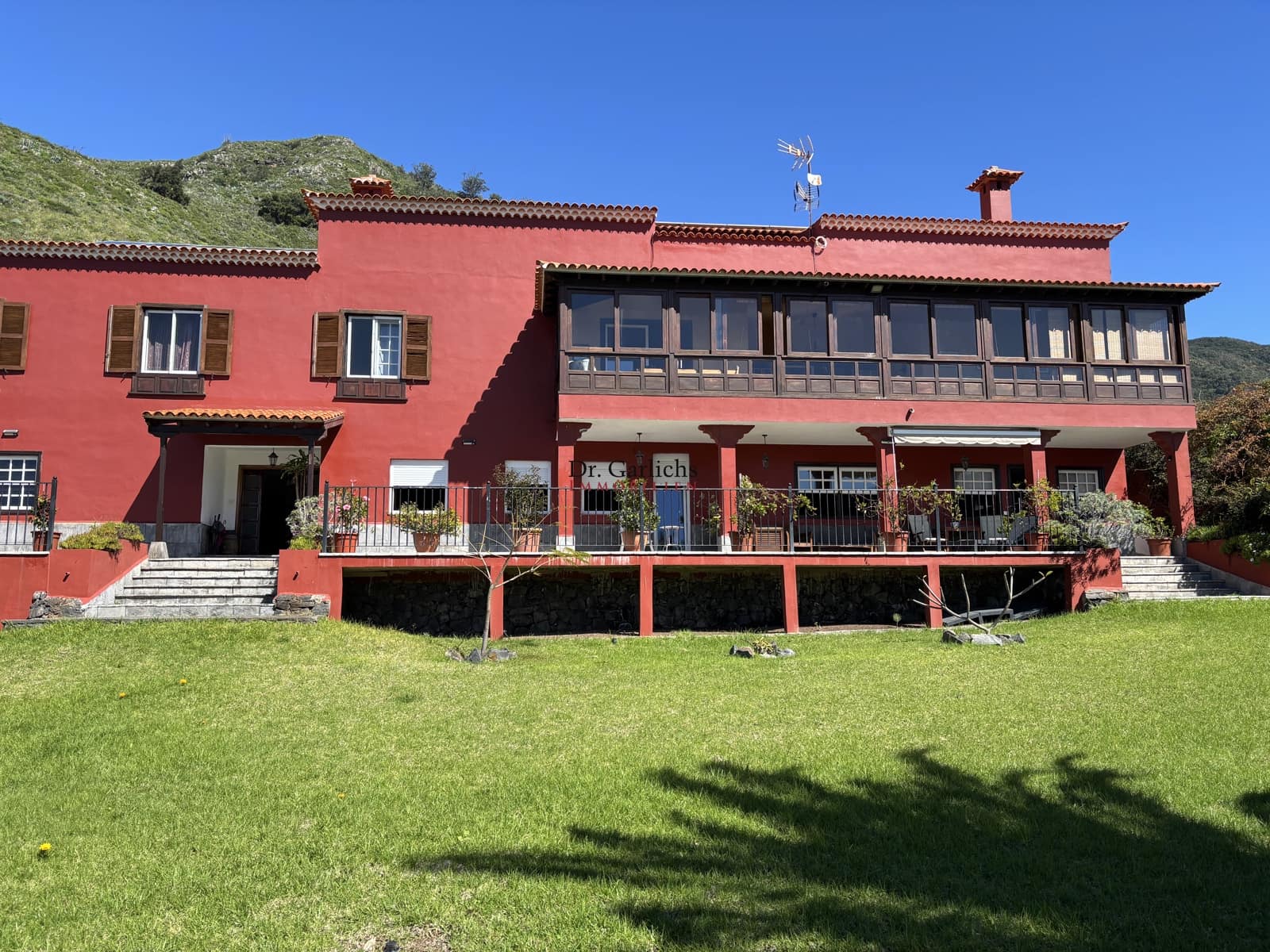 7 bedroom Townhouse for sale in Tegueste with garage - € 895,000 (Ref: 9450189)