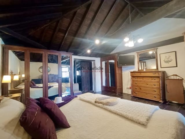 4 makuuhuone Omakotitalo myytävänä paikassa Tacoronte - 850 000 € (Ref: 9450493)