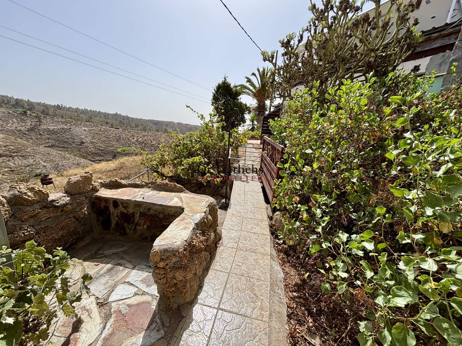 6 makuuhuone Omakotitalo myytävänä paikassa Granadilla de Abona mukana uima-altaan 
autotalli - 595 000 € (Ref: 9450502)